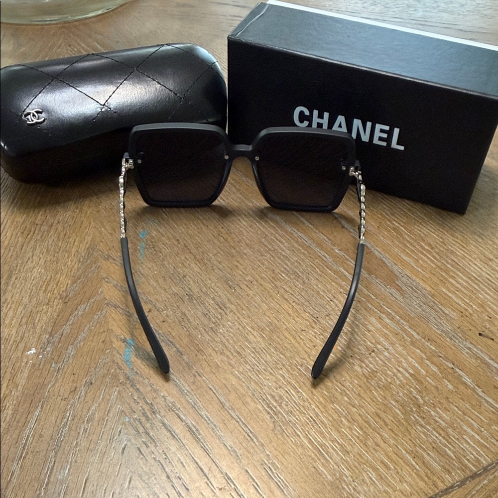 CHANEL Black Square Oversized Sunglasses with Silver CC Logos - Picture 8 of 8